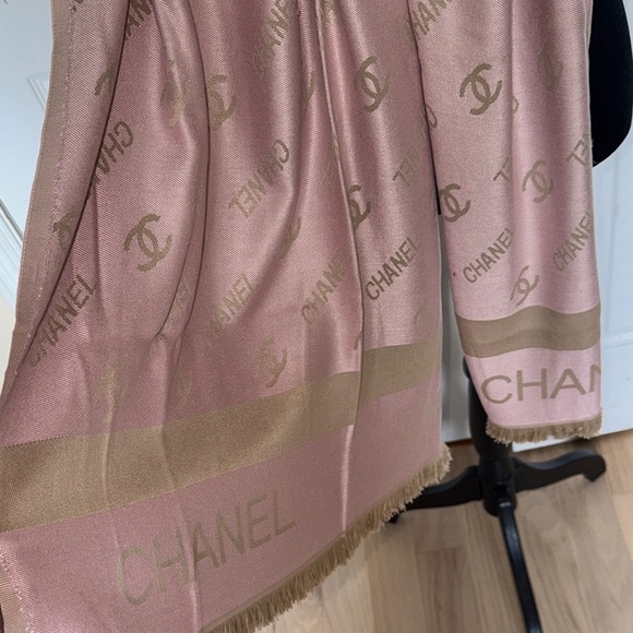 Pink and Gold Scarf - Picture 12 of 17